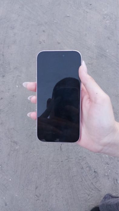 Продам 15 айфон