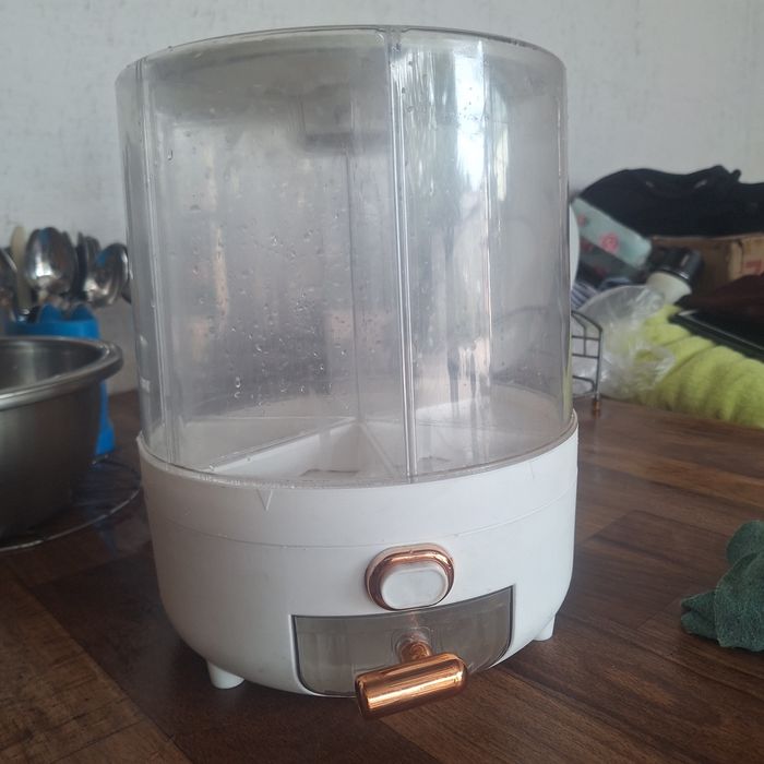 Продам органайзер для круп ,макарон и тд .