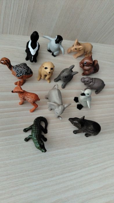 Продам новые фигурки из киндера.