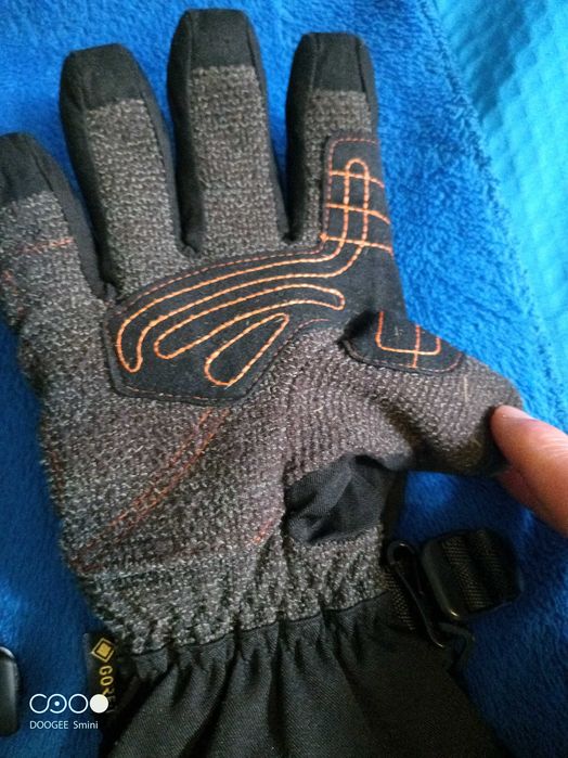 Ски Ръкавици REUSCH,шапки за планина,разход катерене mammut Rossignol