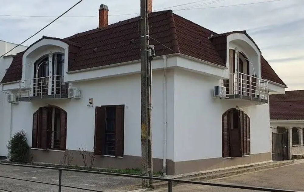 Vilă (pensiune) în Băile 1 Mai