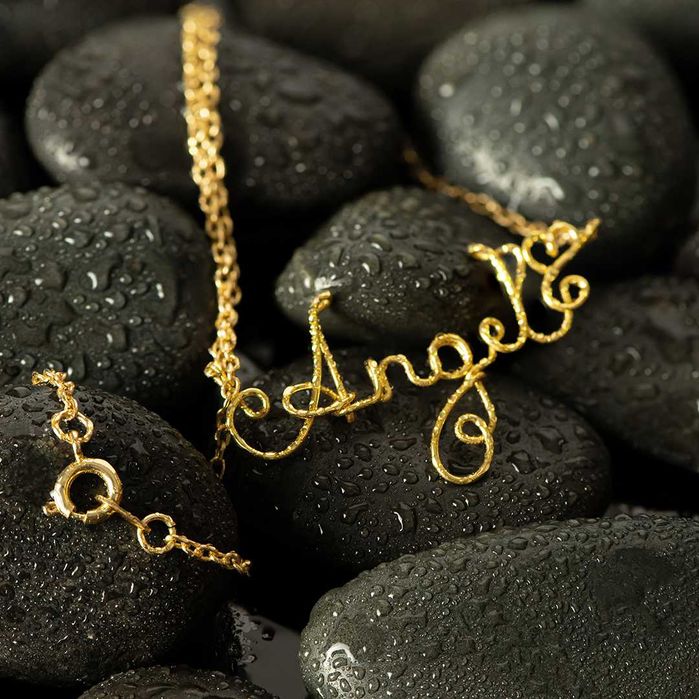 Колиета, гривни и ключодържатели с ръчно изработени имена