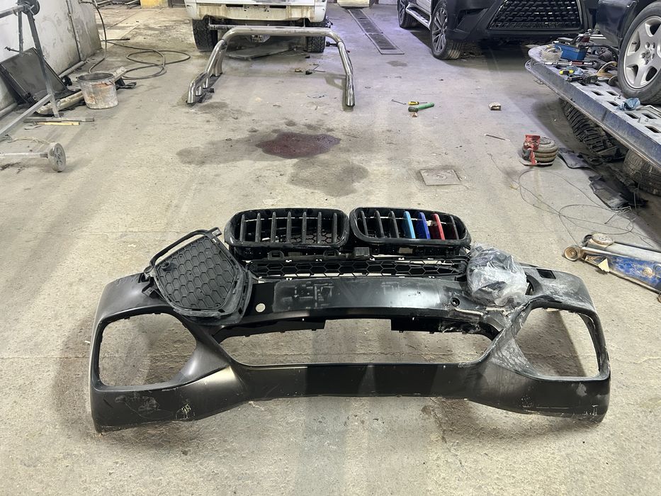 Бампер в сборе с дефектом