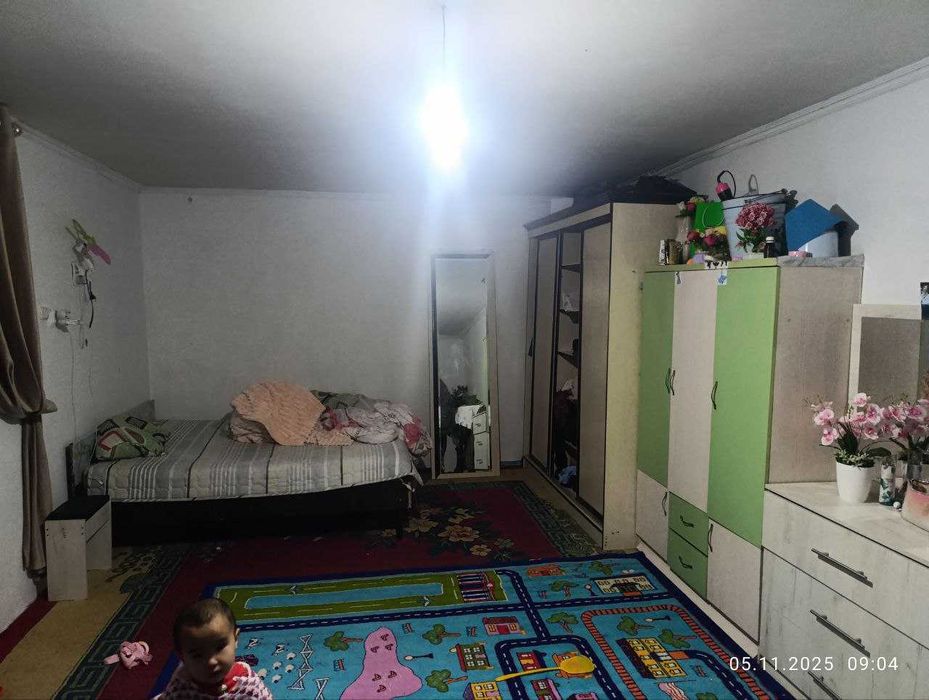 УЙ СОТИЛАДИ 3 соток Ҳамма шароитларига эга 
3 хона