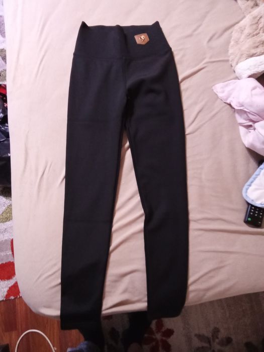 Colanti de fete pe negru