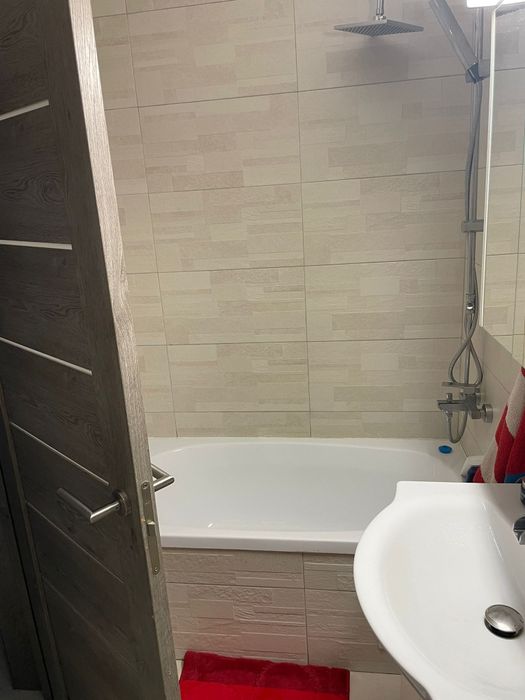 Închiriez apartament 2 camere, Calea Șurii Mici Sibiu, cu 2 locuri de parcare incluse!