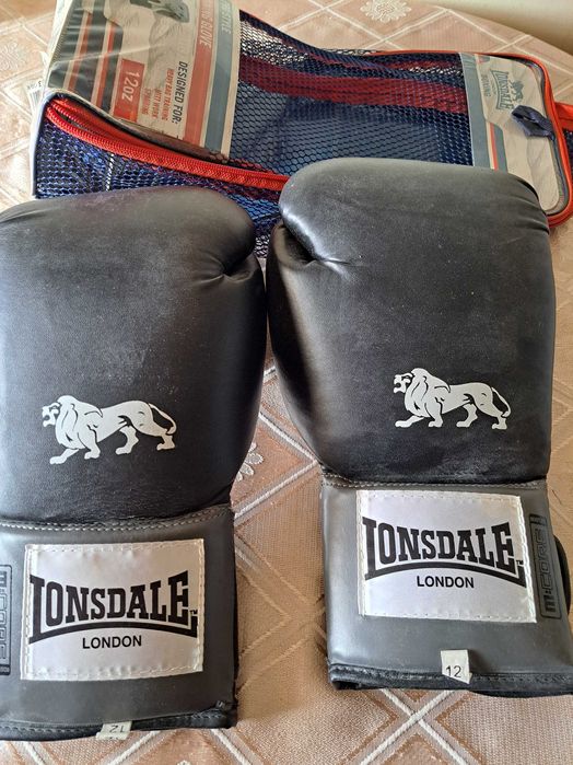 Боксови ръкавици wonsdale размер 12 oz