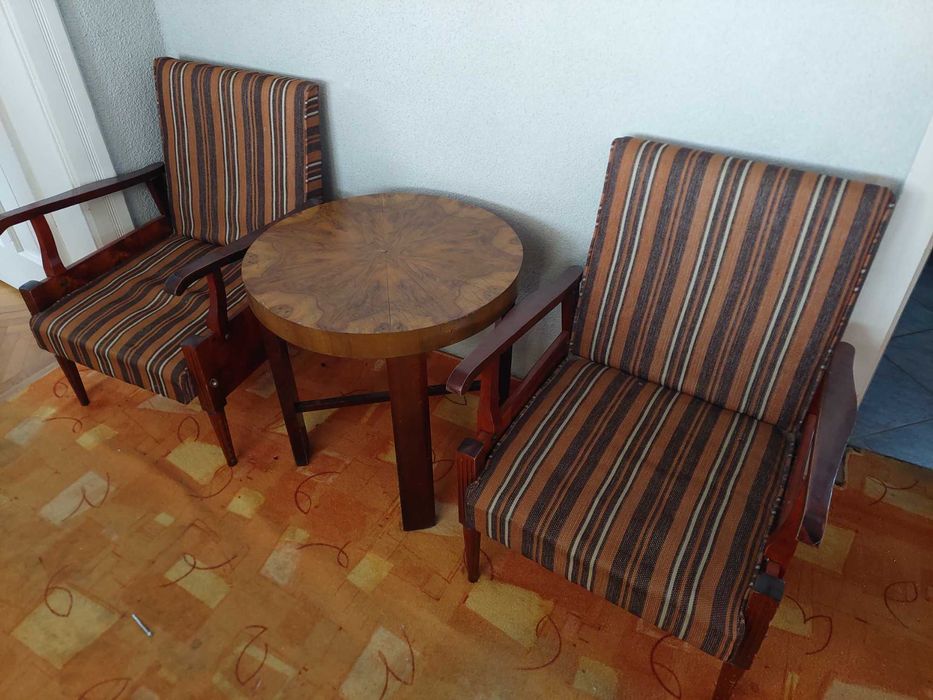 Fotolii tapitate si masuta vintage, anii 80