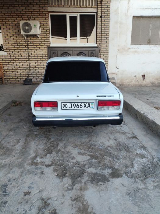Vaz 2107 сотилади