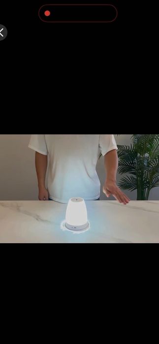 Lampă LED RGB cu senzor gesturi – modernă, reîncărcabilă
