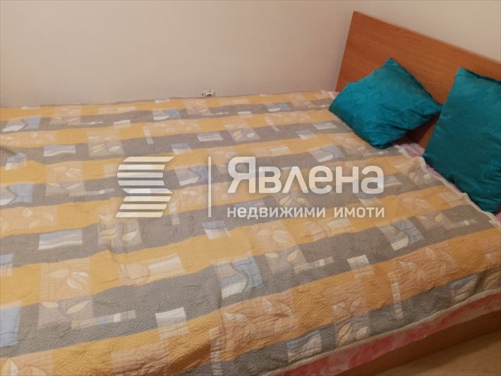 Дава се под наем Едностаен апартамент в Бургас, Център - 33 кв.м за 255 € - Снимка #3