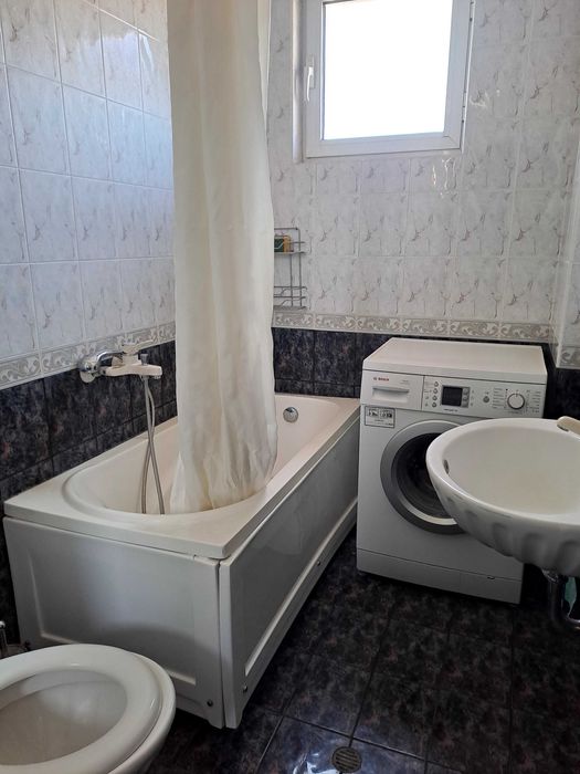 Продава се апартамент, 120 кв.м с три спални