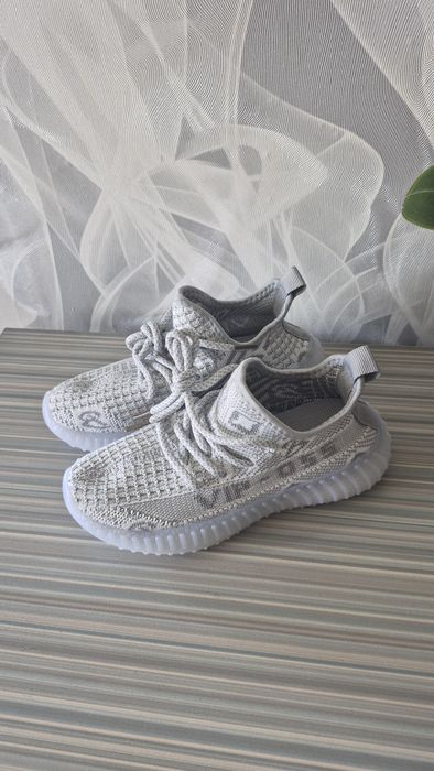 Продам изики новые