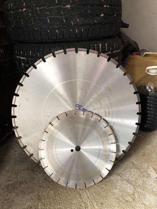Диамантен диск за рязане на тухи и бетон ф600