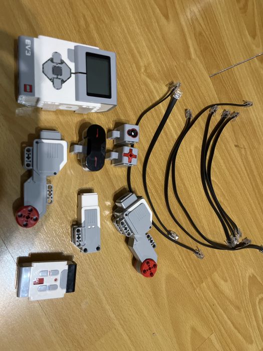 Продам набор электроники ev3