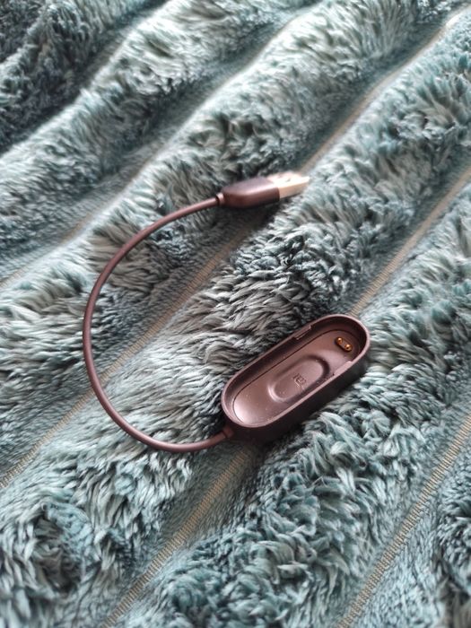 Brățară fitness Xiaomi Mi Band 4 - Gri, Complet funcțională + Încărcător