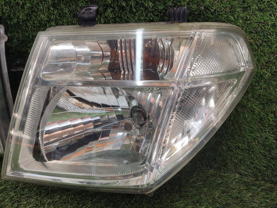 Фары nissan Pathfinder