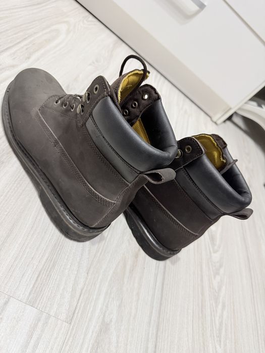 Продается спец.обувь