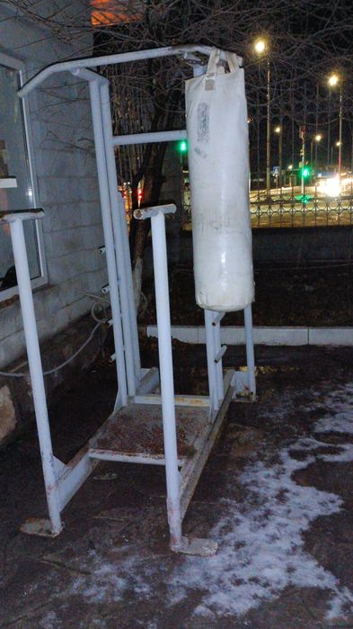 Турник брусья 3 в 1 сатылады.
