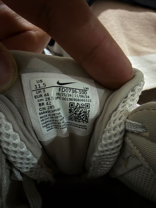 Кроссовки NIKE 28,5 см