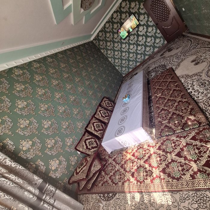 Uy sotiladi srochno!