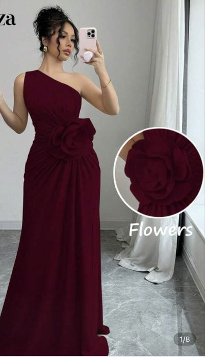 Рокля  с асиметрично деколте,