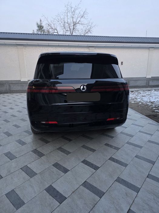 Avtomobil DENZA N9 2025 ful pozitsiya