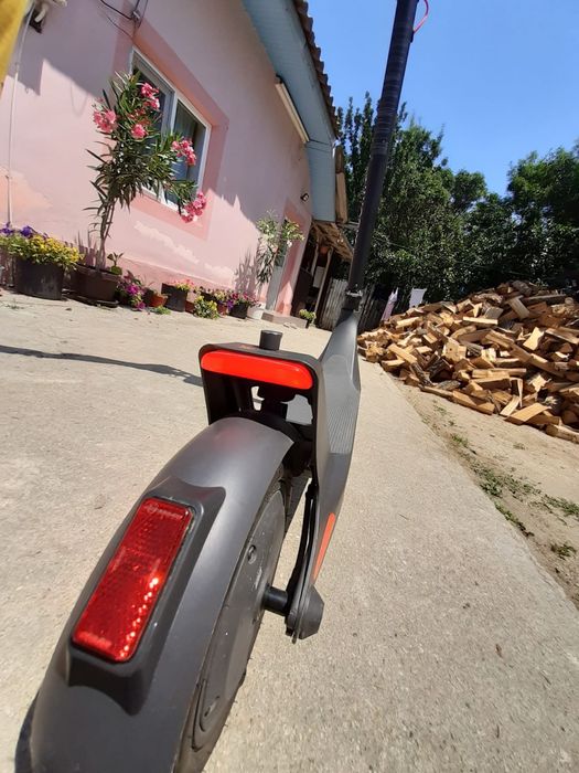 Vand trotineta xiaomi !