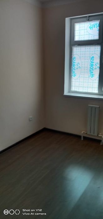 Ободда 2019 йил салинган 4 домда 3 этаж 3 хонали жой сатилади.