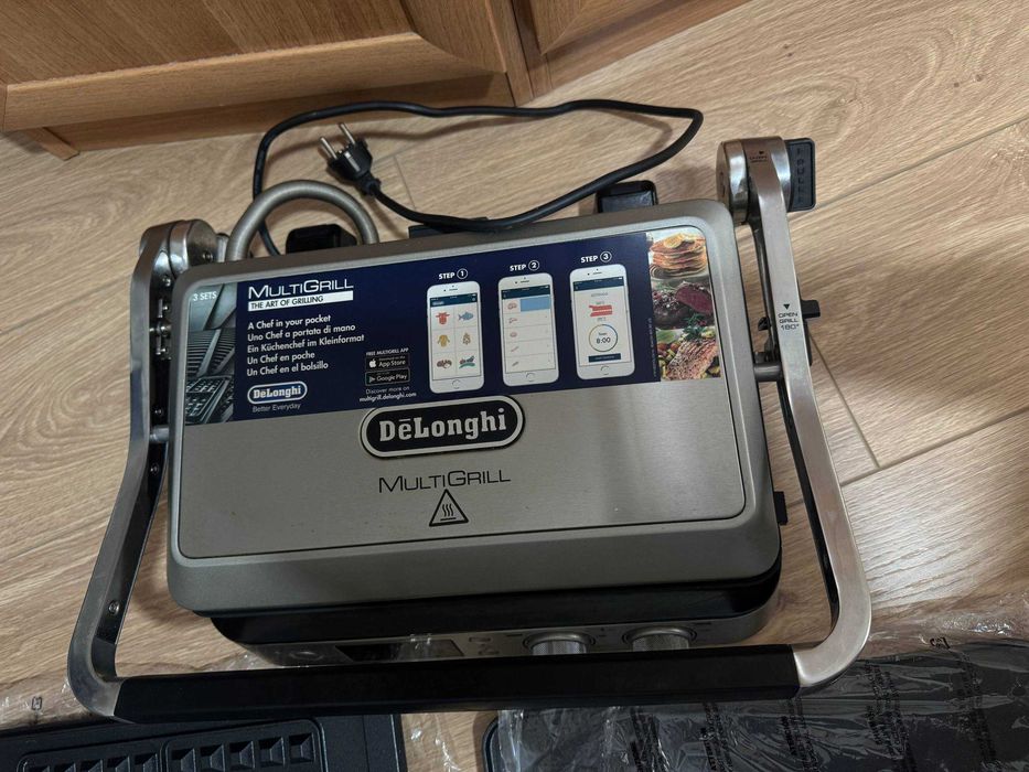 DeLonghi MultiGrill CGH1030D гриль-вафельница 3 в 1