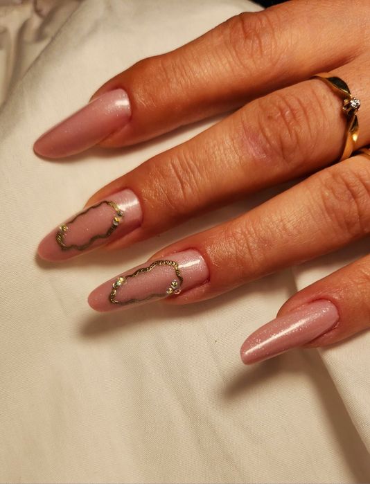 Unghiuțe cu gel manichiura