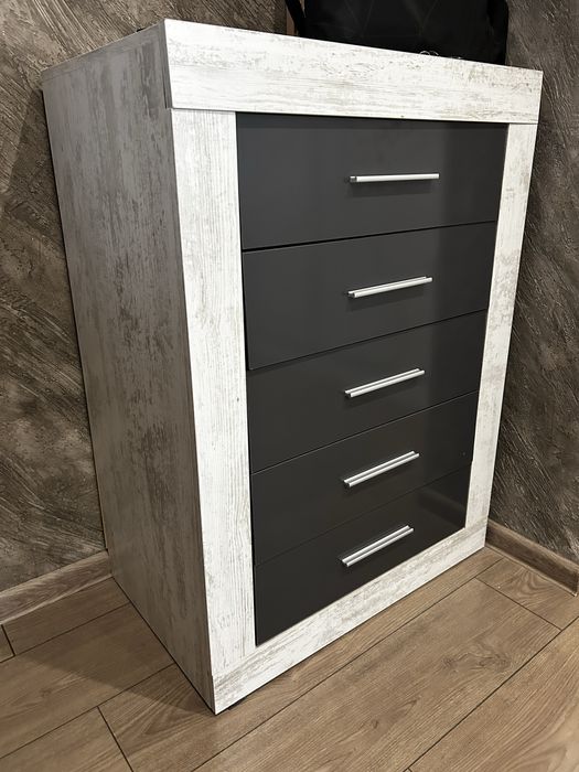 Спалня комплект с матрак, скрин и 2бр. Нощни шкафчета