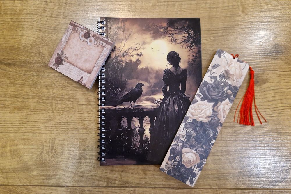 Ръчно декорирани тефтери с книгоразделители