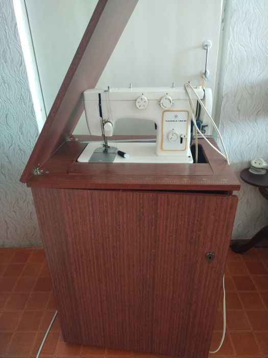 Продам швейную машинку и оверлок