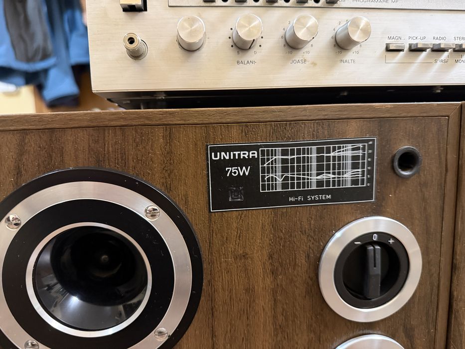 Boxe Unitra cu radio/amplificator