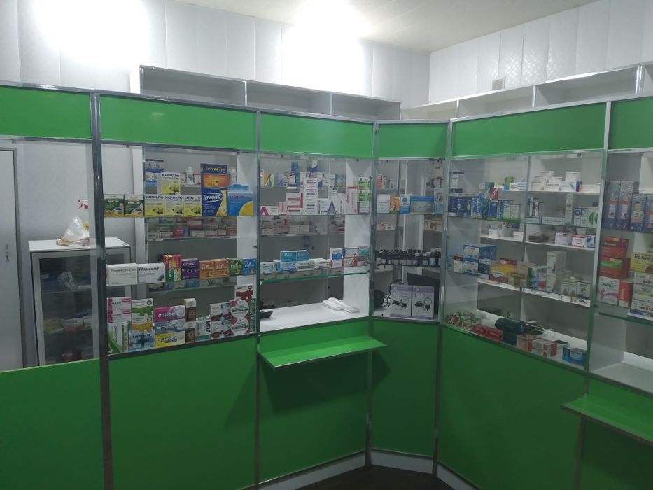 Apteka mebellari va reklamalari
