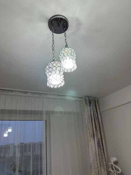 Продам люстру 2х рожковые