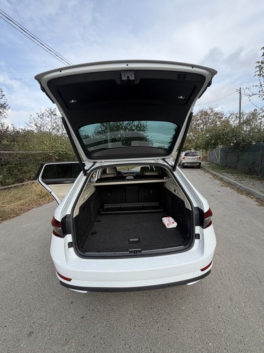 SKODA Superb 2019 — imagine 5