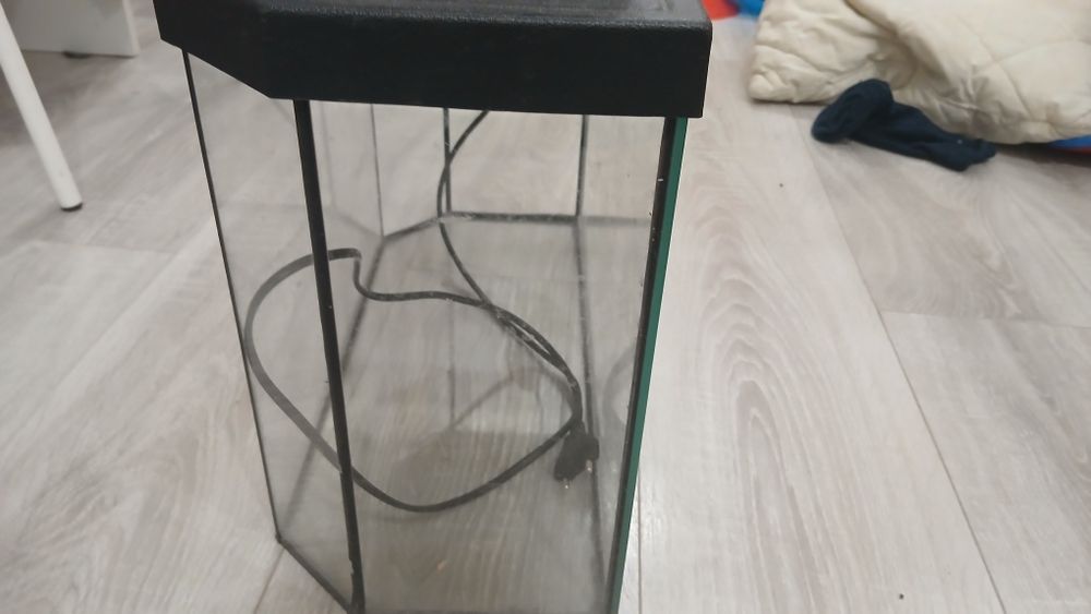 Б/У аквариум для рыбок и прочих животных