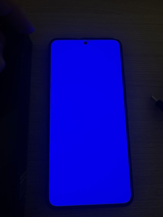 Samsung S22 8/128