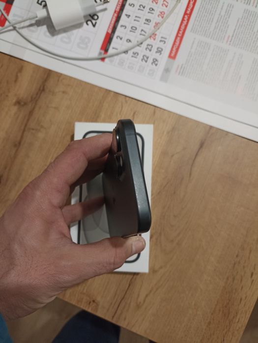 Продавам iPhone 15