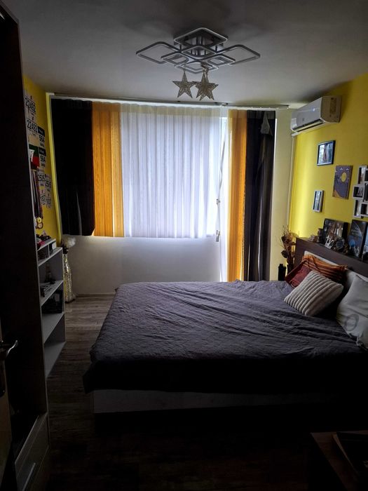 Продавам двуетажна къща