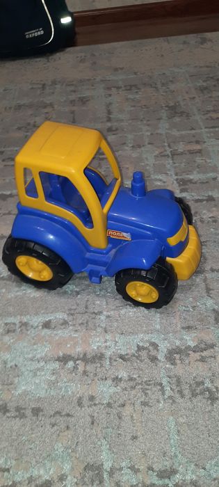 Продам игрушки за 3 000 тг все вместе.