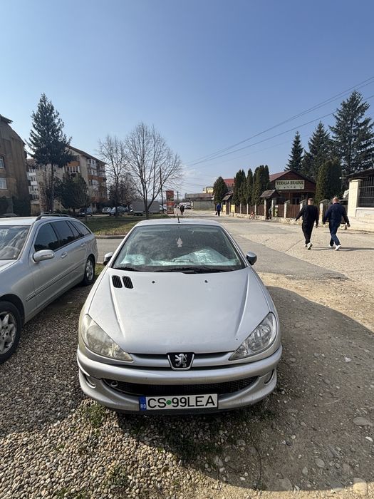 Vând mașină Peugeot 206CC din anul 2003