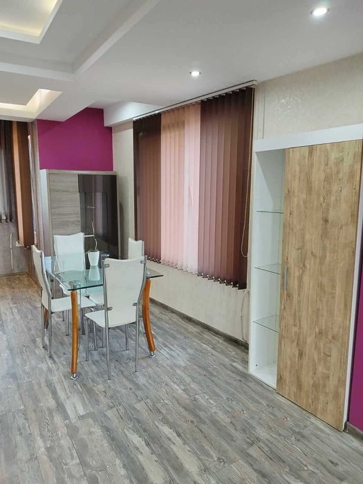 Обширен 100 кв.м. двустаен апартамент под наем в "Сухата река"