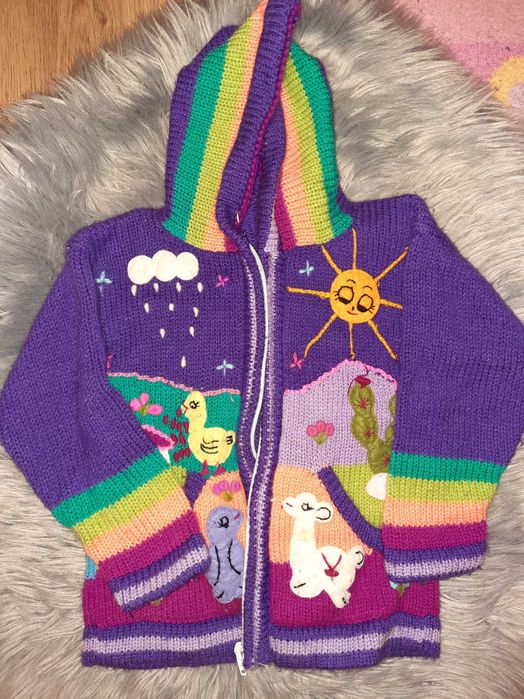 Pulover/jachetă cu gluga si desene lucrat manual