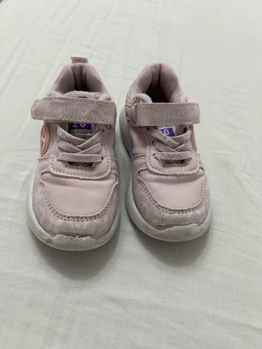 Кроссовки детские