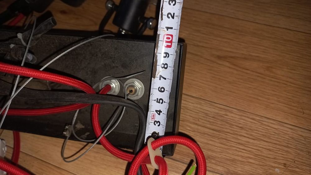 Продам Люстру 1 патрон рабочий Цоколем на Е-14.