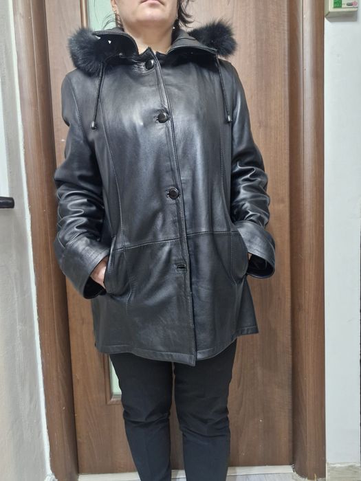 Vând geacă de dama din piele, nepurtata