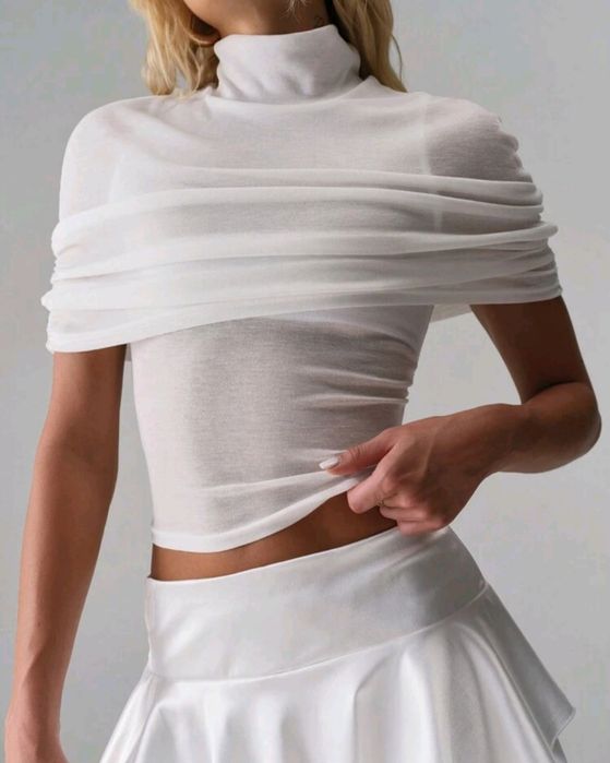 Дамска тениска 2 в 1 с къс ръкав със свалящ се мини шал